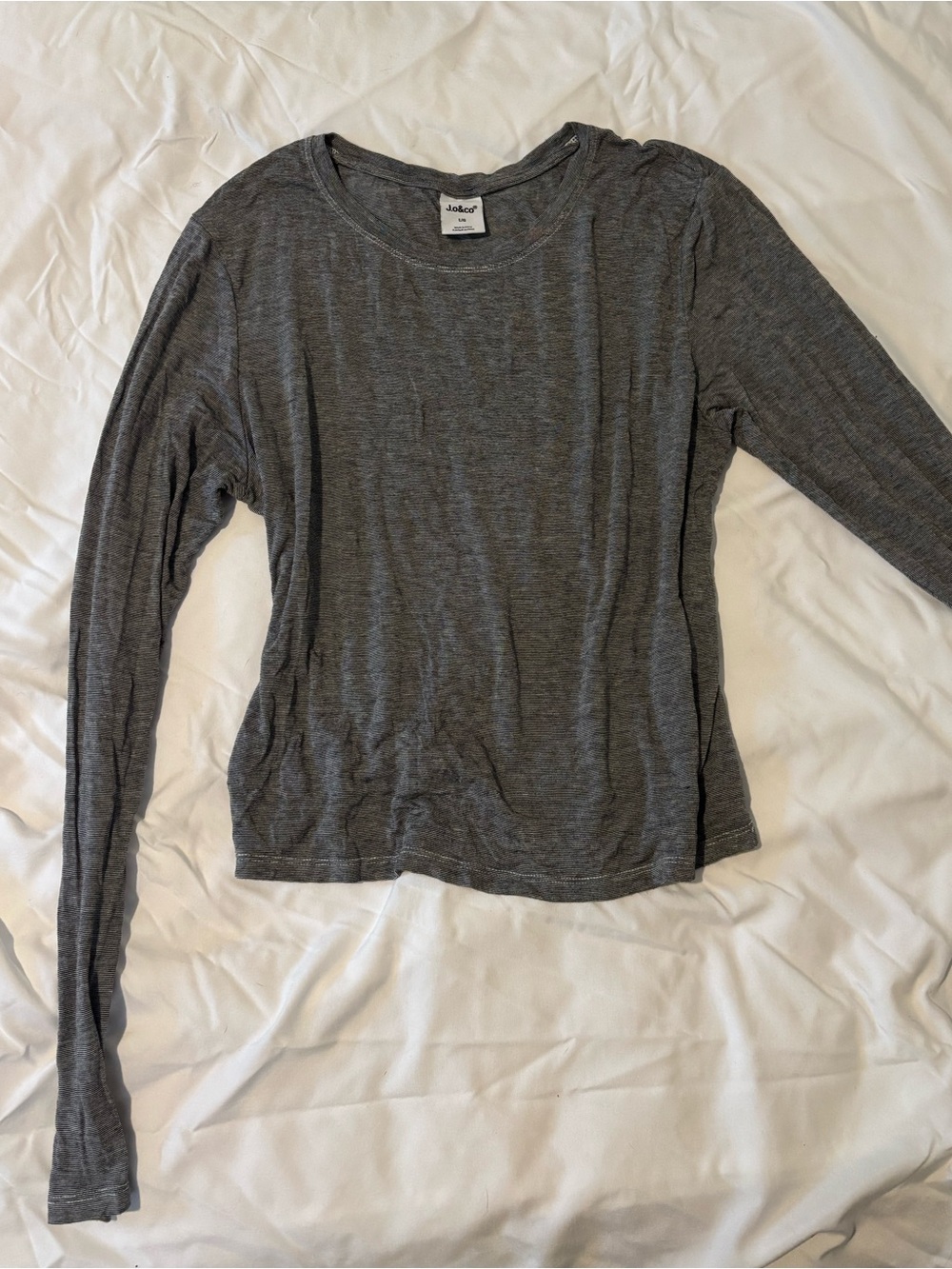 J.o&co Women's Long Sleeve Crew Tee in Gray